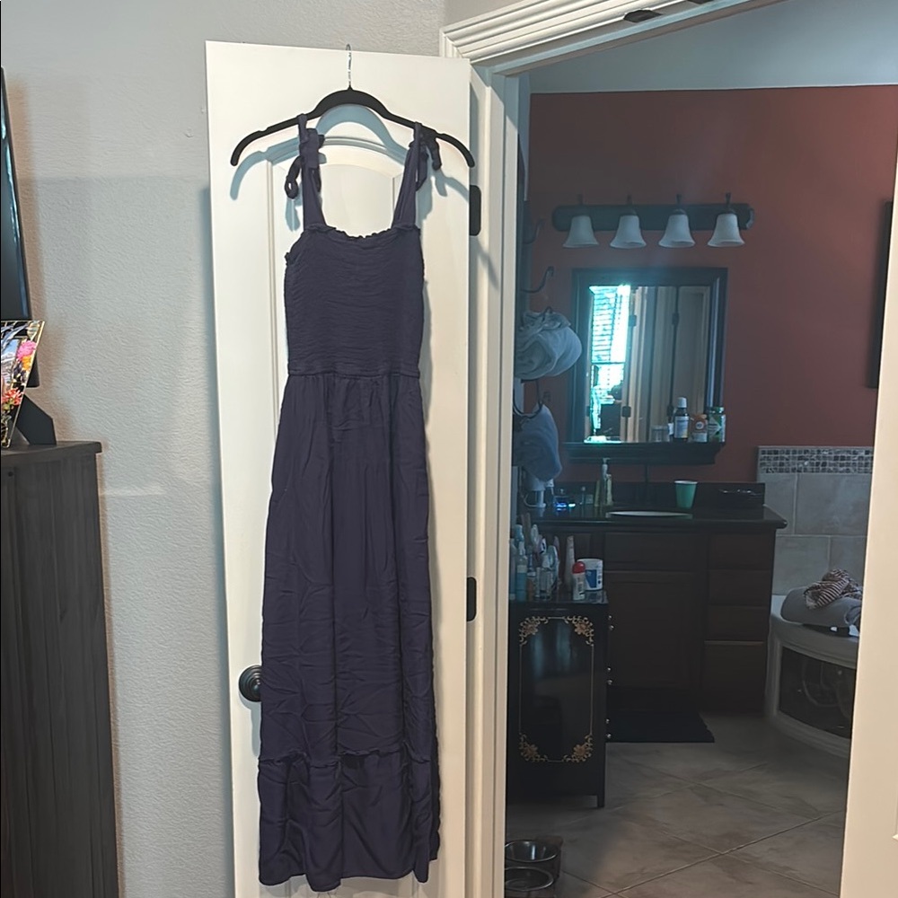 Navy Maxi Dress so flowy and comfortable and fun. Perfect for any occasion.